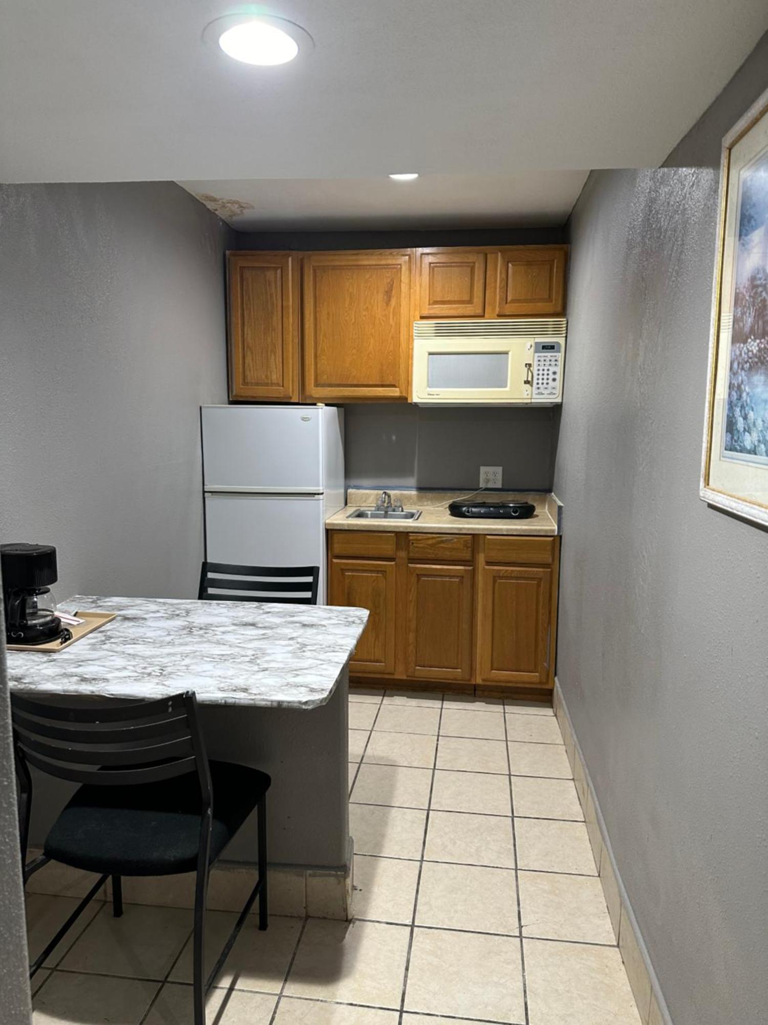 Motel Americas Best Value Inn&suites 2*