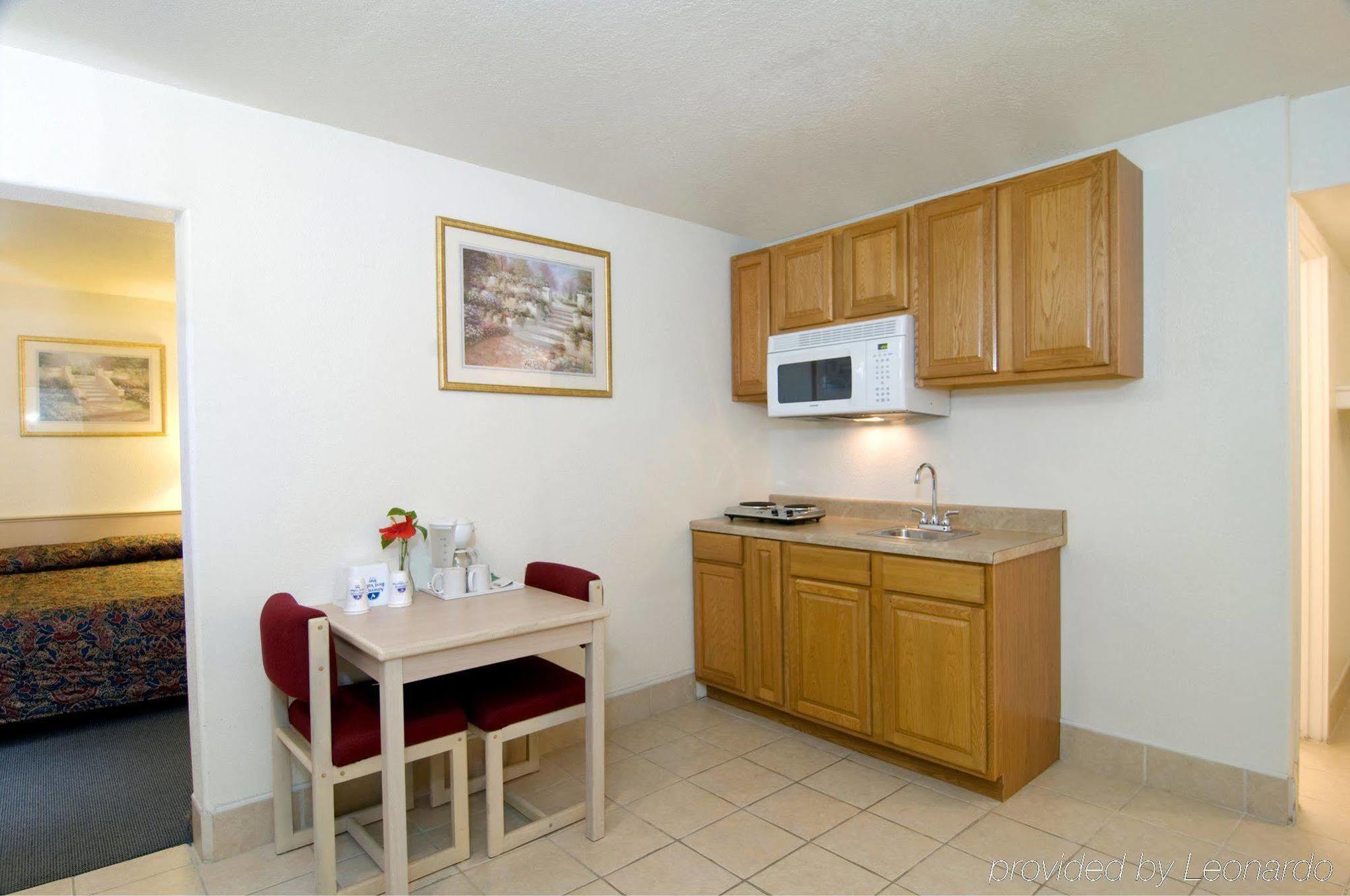 Motel Americas Best Value Inn&suites Groves