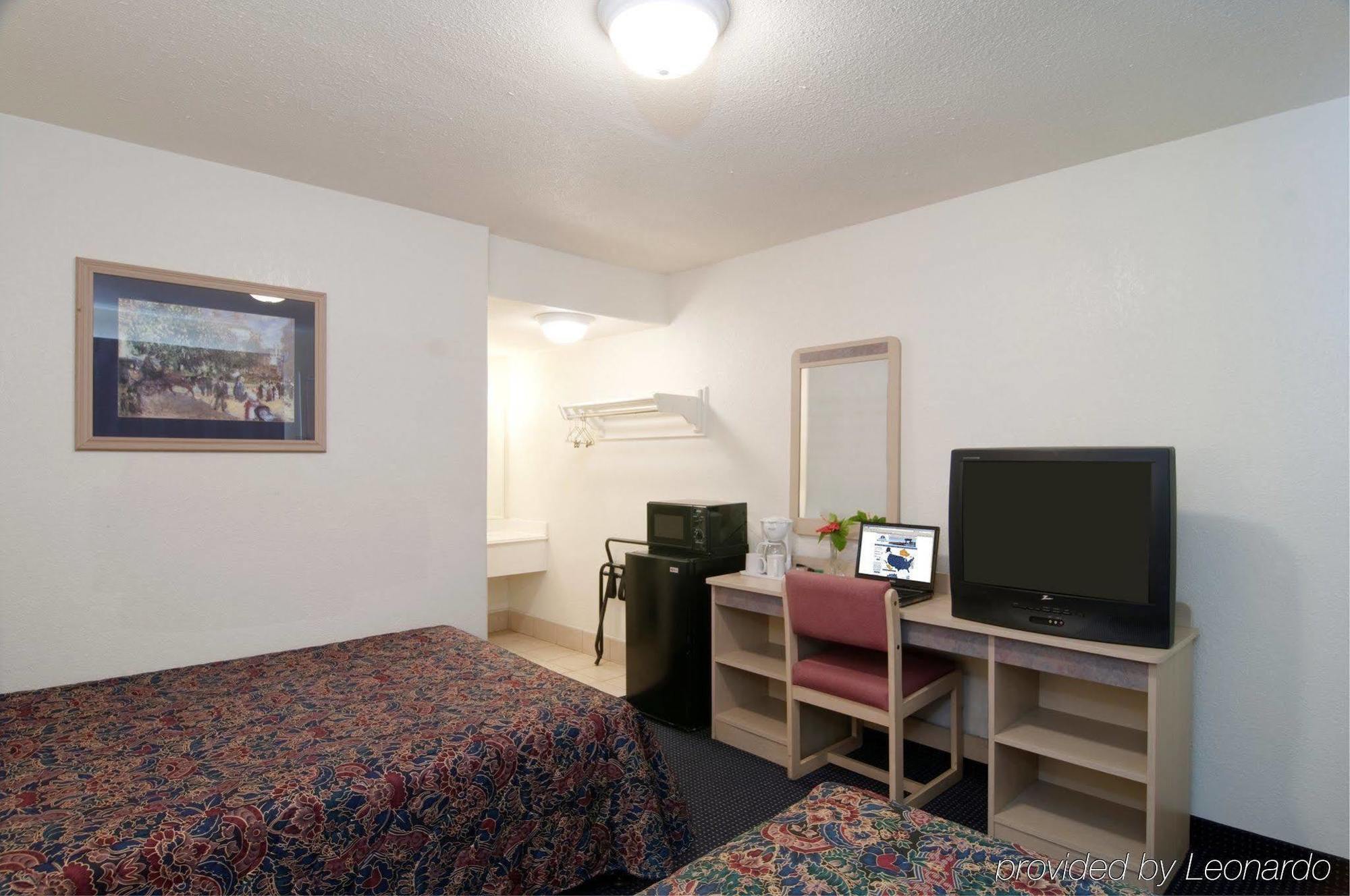 Motel Americas Best Value And Groves